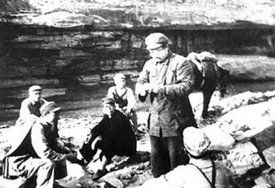 1947年，任弼時在轉(zhuǎn)戰(zhàn)陜北途中。